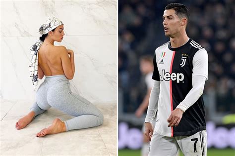 georgina hot|Shirtless Cristiano Ronaldo squeezes Georgina Rodríguezs butt。